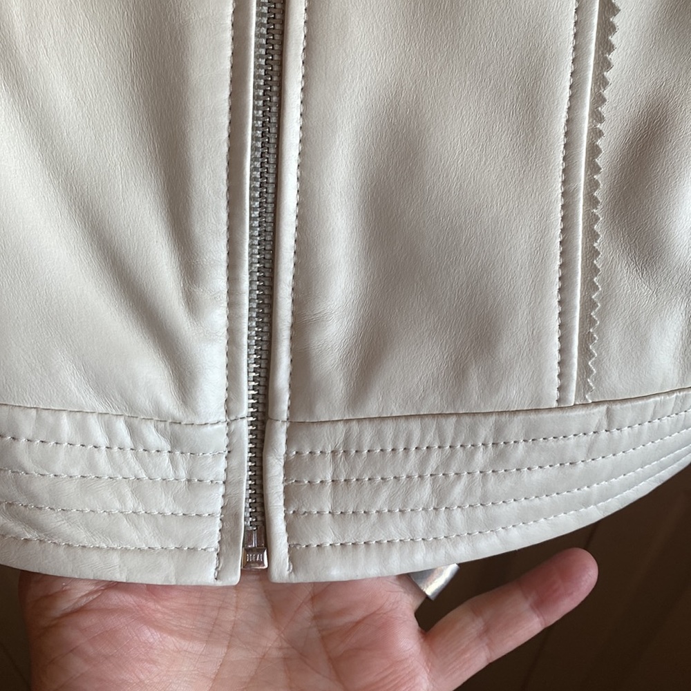 G.I.L.I. EUC Fitted Lined Zipper Close Leather Jacket Size 12 - Picture 5 of 11